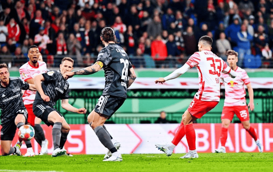 奥格斯堡主场战胜对手,继续保持不败!的简单介绍 奥格斯堡主场战胜对手,继续保持不败!的简单介绍